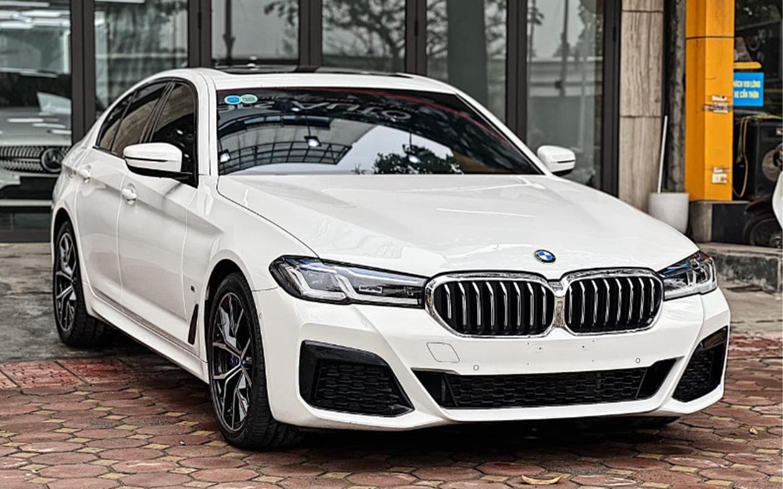 Executive sedan, 2022 BMW 5 Series
